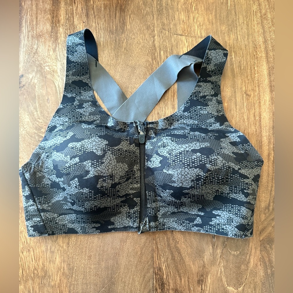 Lululemon Size 32C Enlite Bra Zip Front Camo Gray COMB Ultra Soft Run Support -B